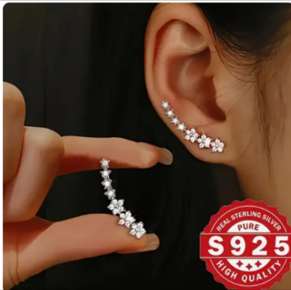 Elegant 925 Sterling Silver Floral Earrings - Picture 1 of 3